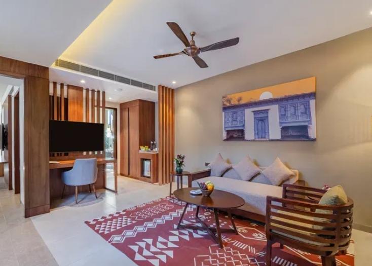 Villa with Garden & Forest View - View 4